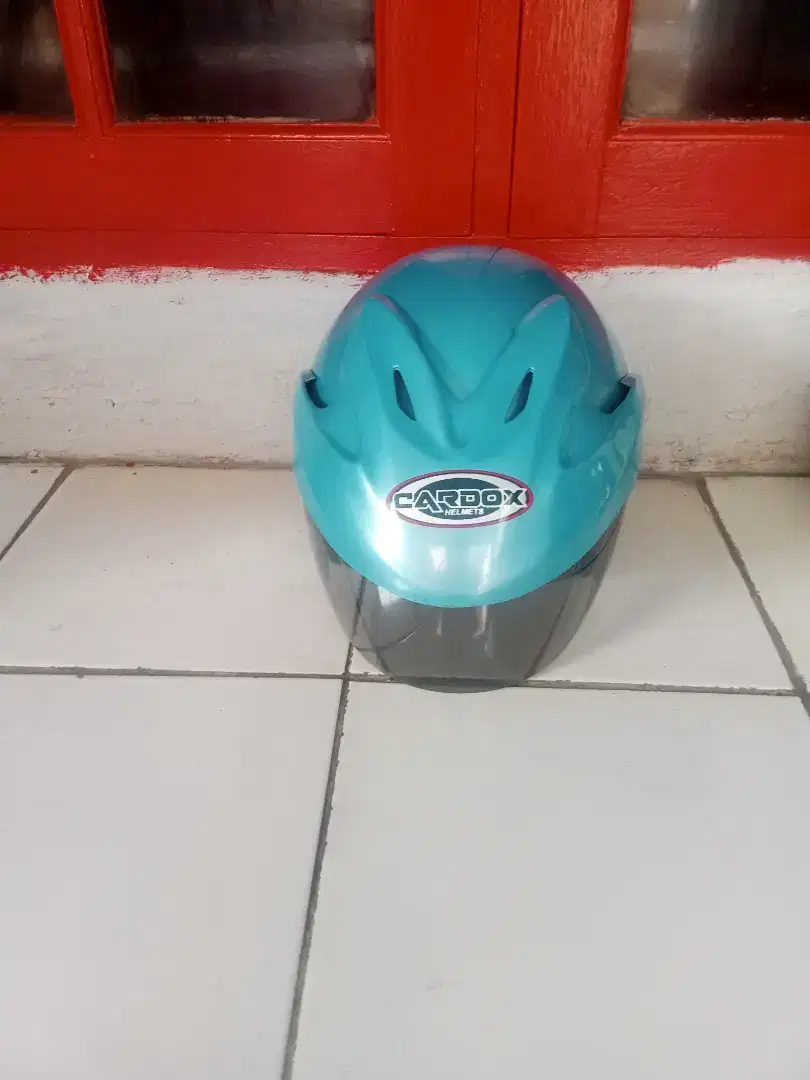 HELM WARNA HIJAU