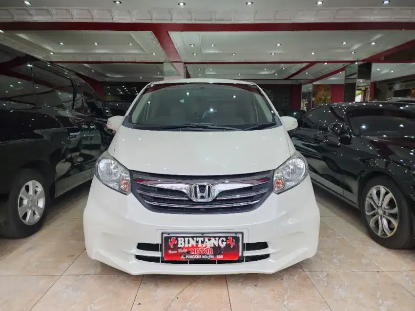 FREED E PSD 2012 FACELIFT PUTIH (BINTANG MOTOR)