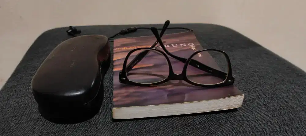 Kaca mata rayban way ferrer original ukuran 52 berikut kotak nya