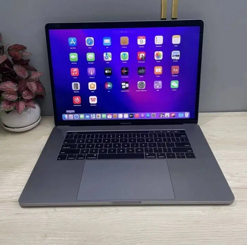 MACBOOK PRO 2018 Touchbar 15-inc Core i7 Ram 16/512Gb R/ETM