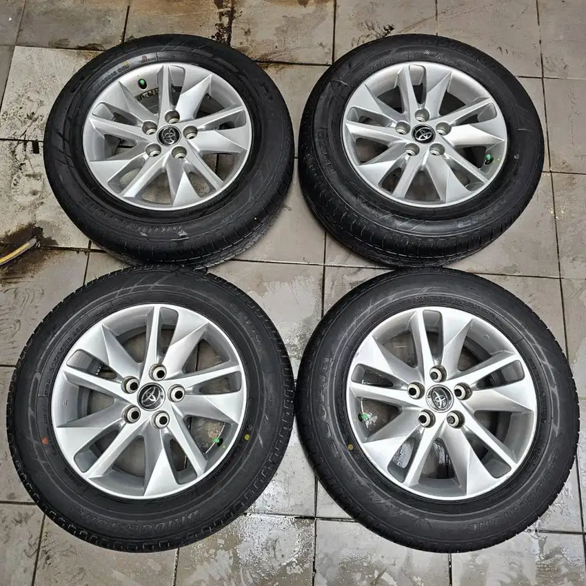 VELG OEM INNOVA REBORN SECOND R16