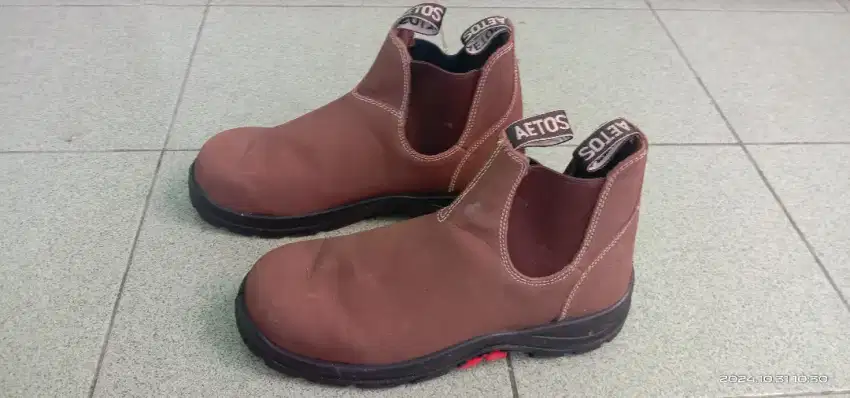 Sepatu safety AETOS