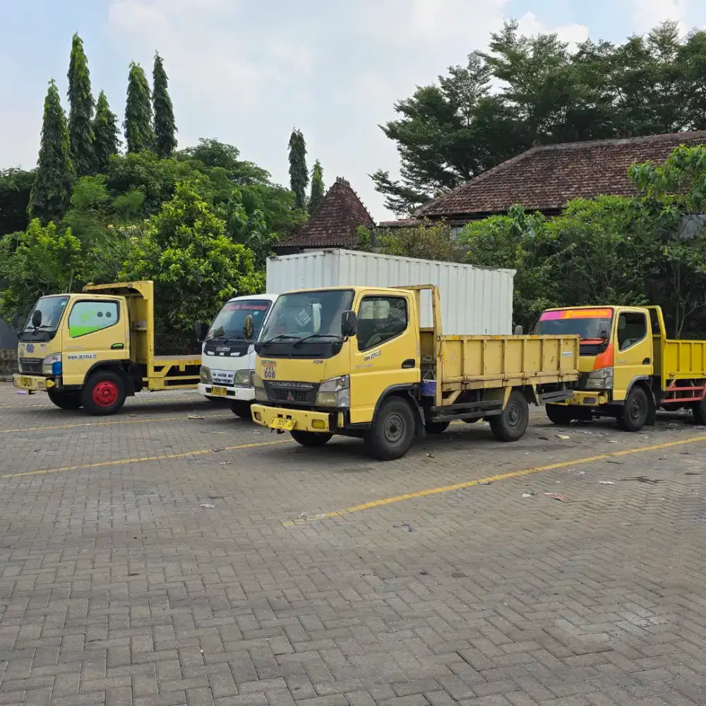 Sewa truk cde cdd fuso tronton trailer harian bulanan tahunan
