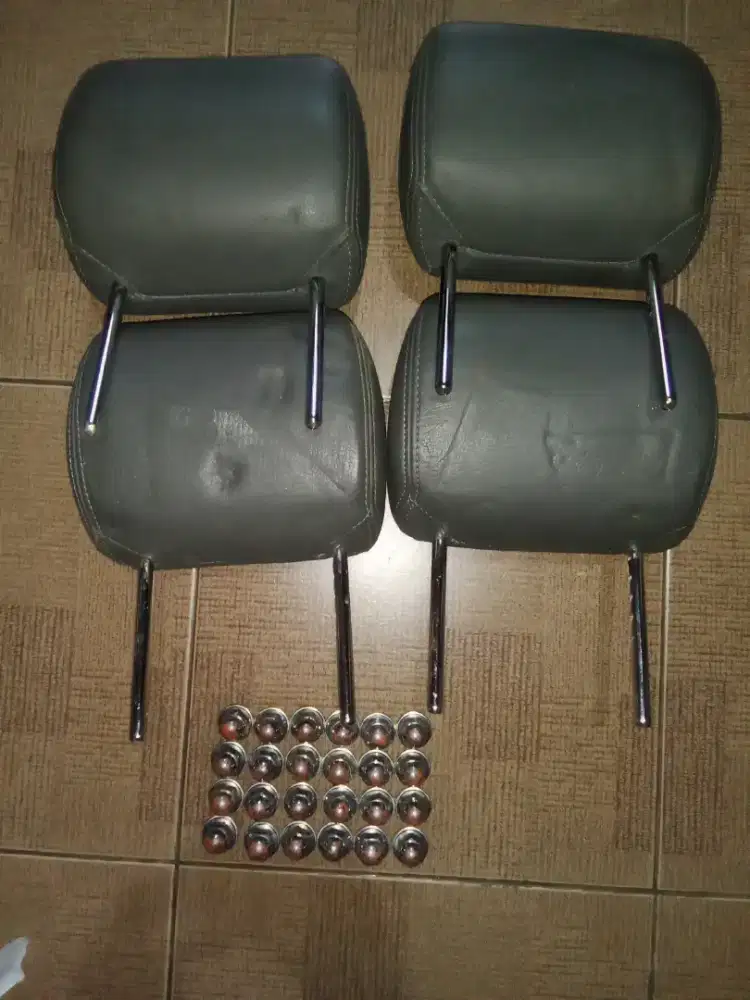 Jual 4 head rest mobil