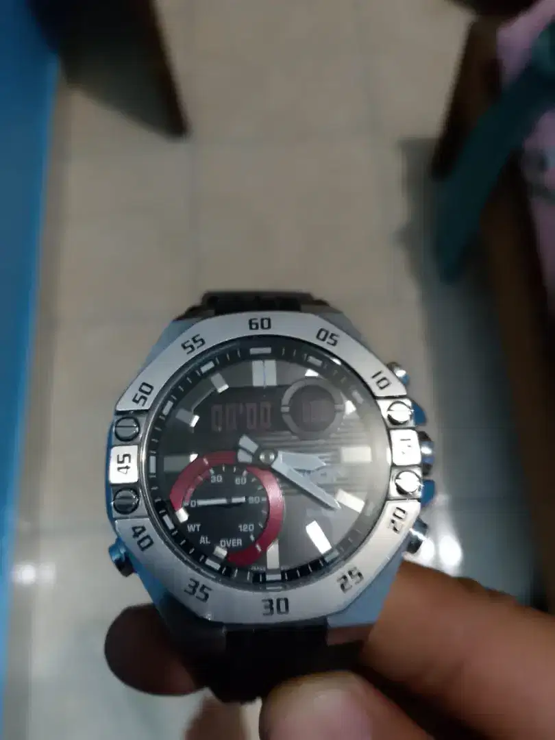 Jam tanagan Casio Edife 2 bulan pakai masih garansi fulset sm kotak ny