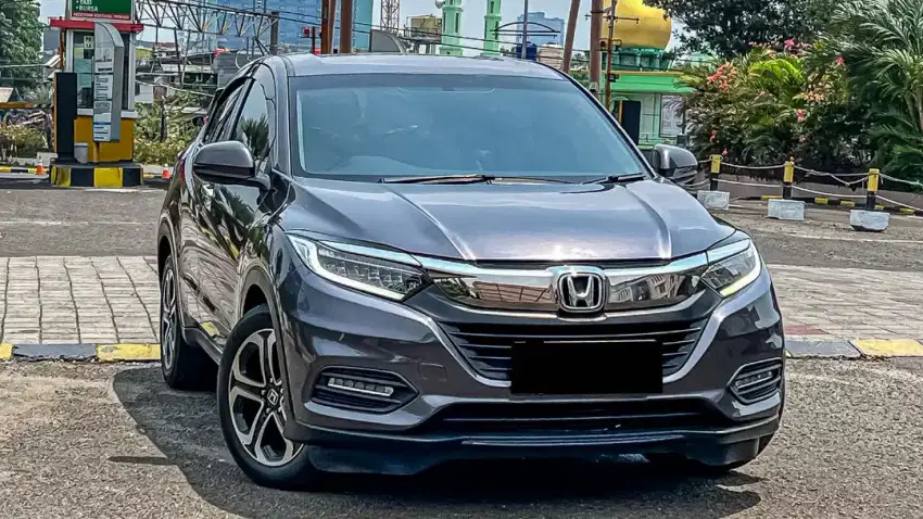 Honda Hrv 1.5 L SE AT Facelift Abu Grey metalik nik 2021 Low Km asli