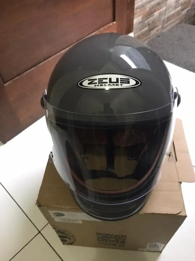 helm zeus zs 816e size L