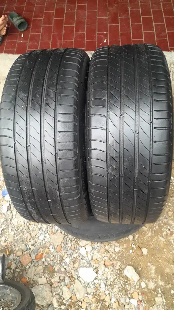 Ban copotan mechlin premacy4 225/45 R17 90% 2021..2pcs