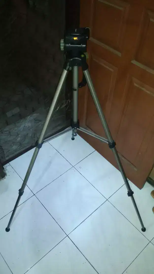 Tripod kamera siap pakai nego cod rungkut gan gpl ok