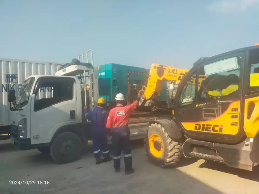 Sewa Truck CDD Buka Samping Rute Surabaya - Jakarta