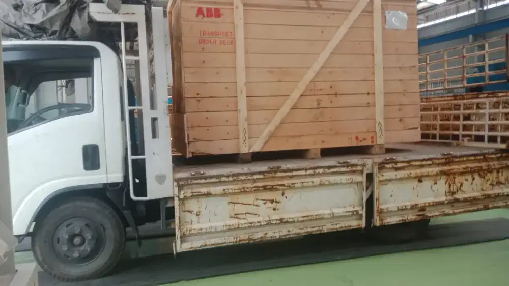 Sewa Truck CDD Buka Samping Surabaya - Jakarta Harga Terjangkau