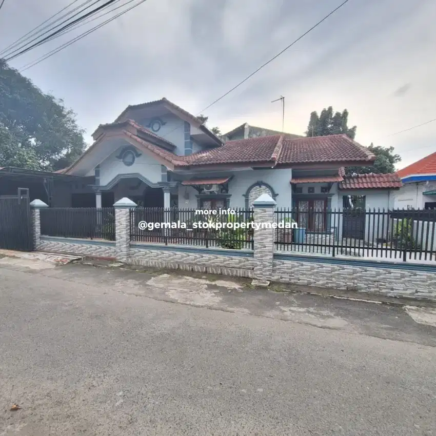 JUAL RUMAH SUDUT FULL FURNISH, LOKASI NYAMAN DAN AMAN