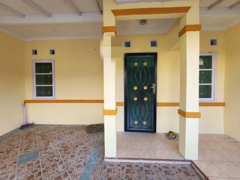 Di Jonggol SHM rumah sudah renovasi baja ringan cluster depan