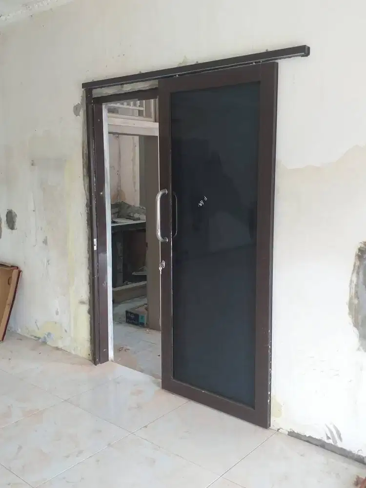 Kusen  Alumunium Pintu Jendela Kaca Partisi Plafon Gypsum LIs Dinding