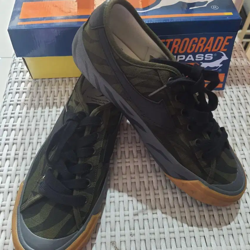 Sepatu Preloved Compass Retrogade Tiger Camo Low 42