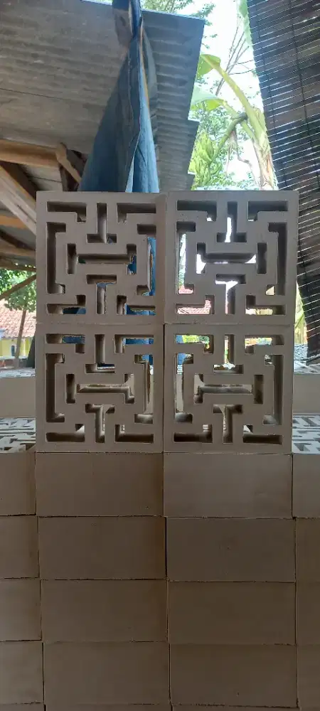 Roster beton minimalis