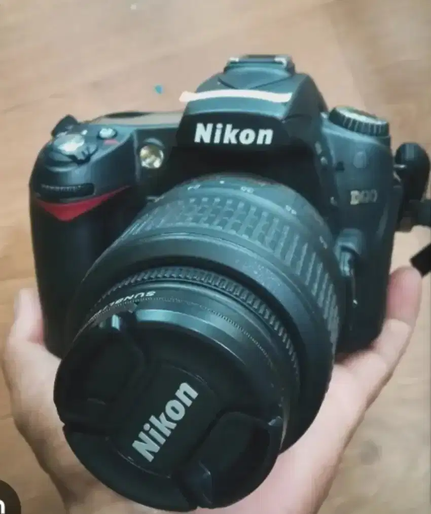 Nikon D90 + lensa kit