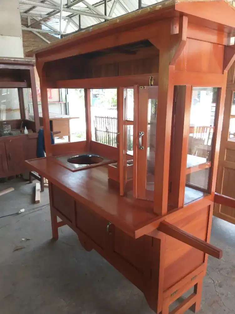 Gerobak bakso dan angkringan