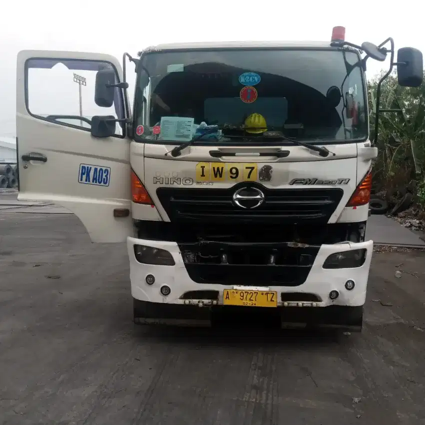 Jual cepat hino trailer 780jt ada 2unit