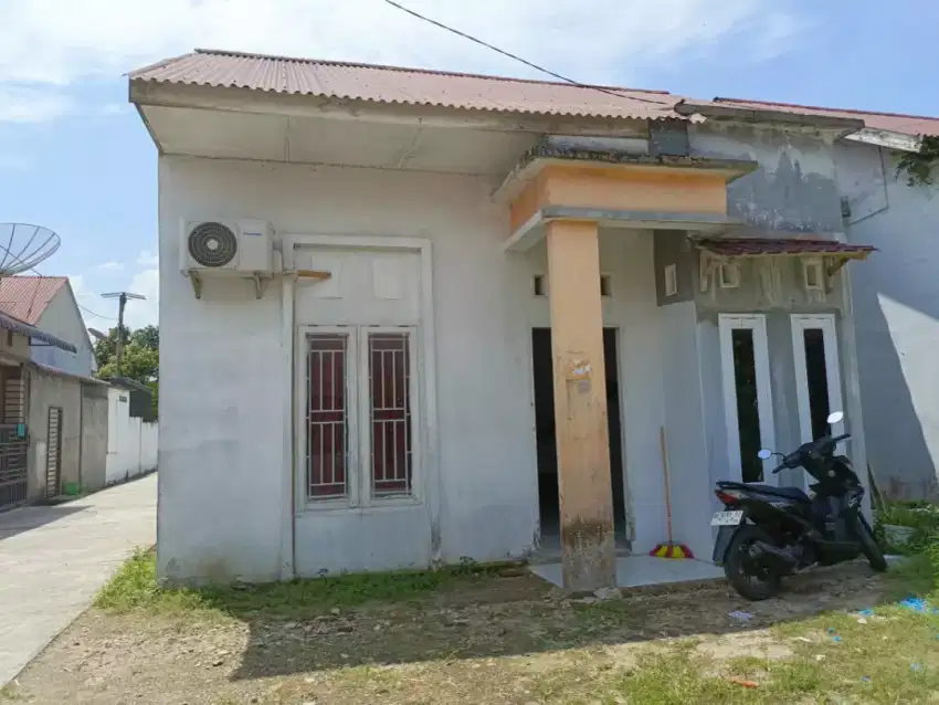 Di Jual Rumah Plus Lahan Belakang