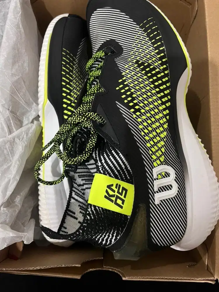 Sepatu tenis wilson size 42,2/3