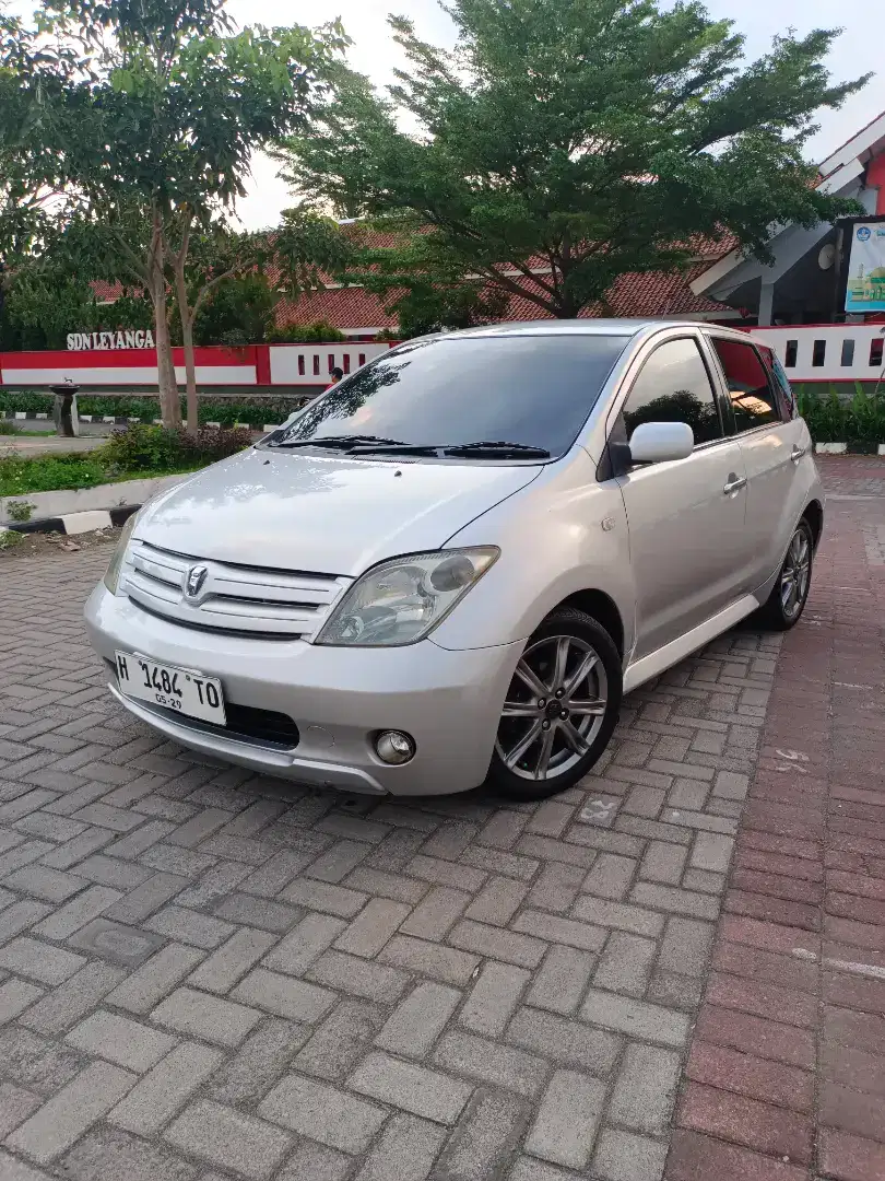 Toyota IST 1.5 2004