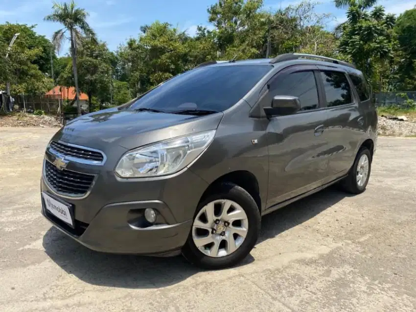 Pajak Panjang Chevrolet Spin 1.3 LTZ Solar-MT 2014 Abu-abu LED