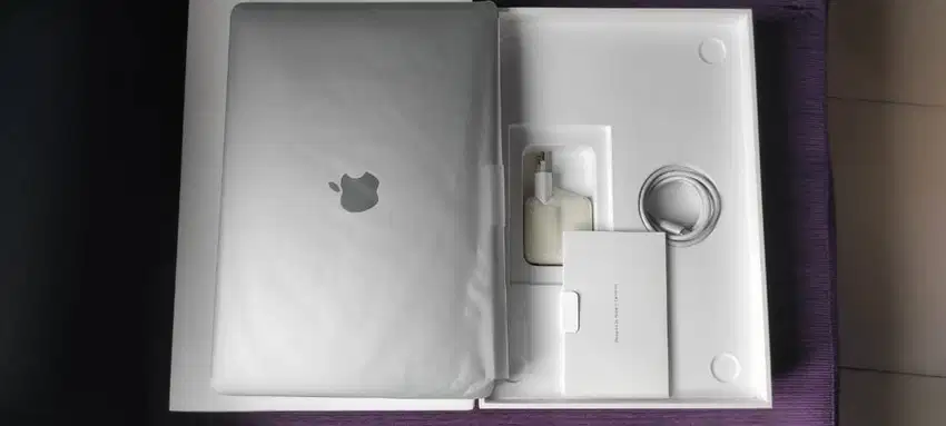 MacBook Air Retina 13inch, Core i5 Quad Core, 8GB, 512GB, Space Gray