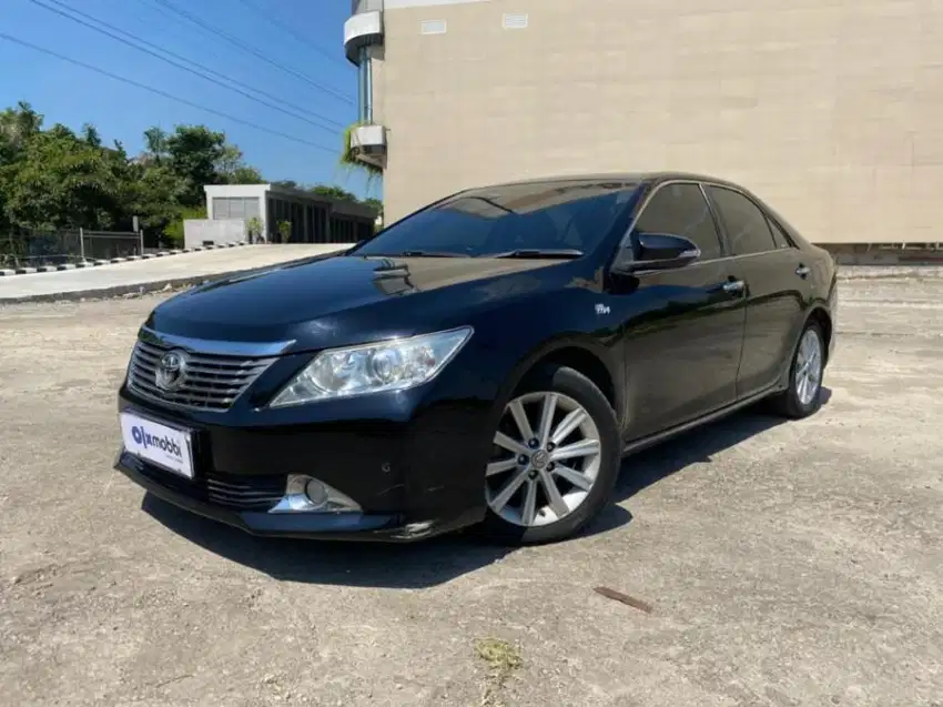 Toyota Camry 2.5 V Bensin-AT 2012 Hitam LWS