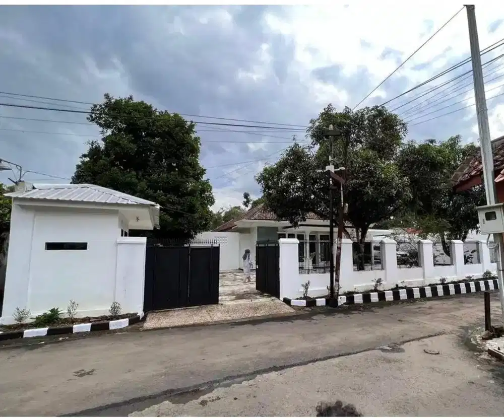 Jual Rumah Besar dan Luas