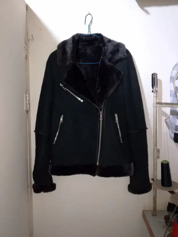 Jaket kulit ramones bahan kulit Suede cocok untuk pria atau pun wanita