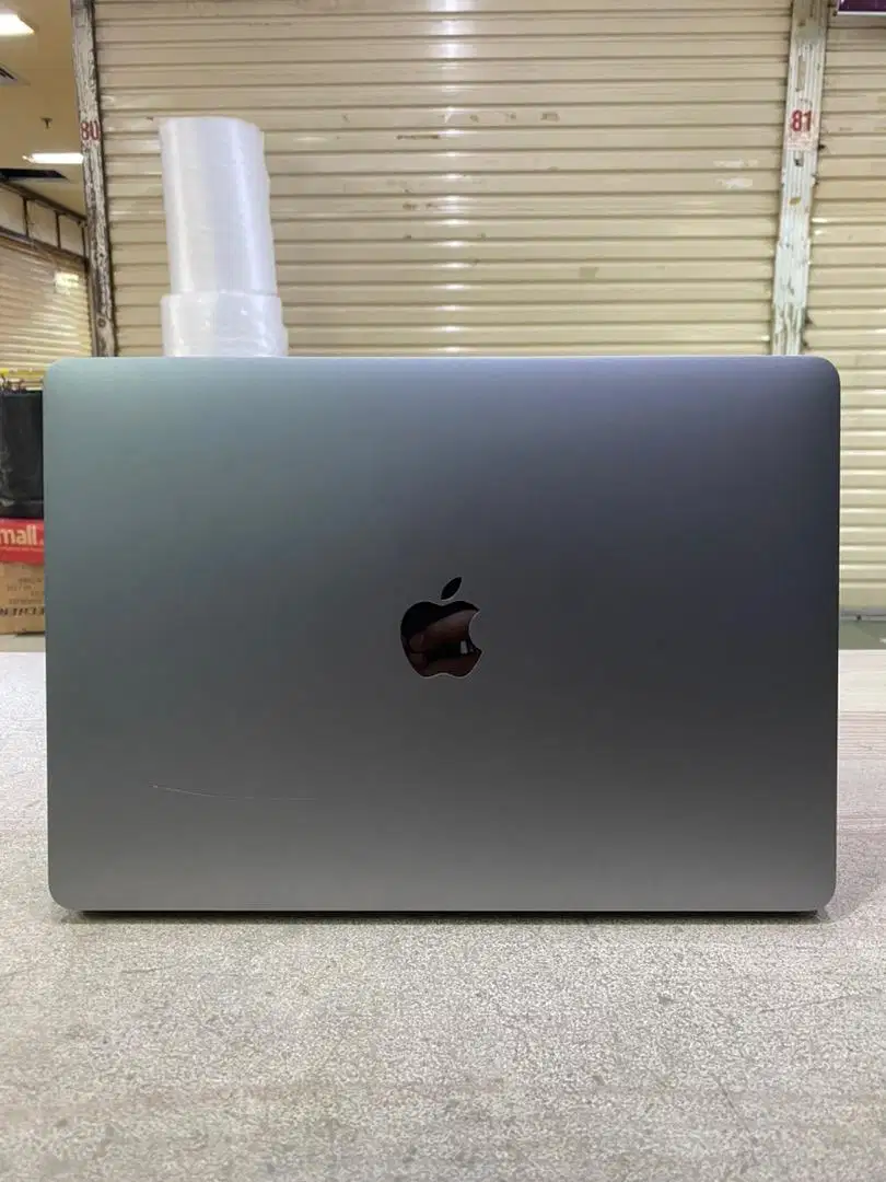 Macbook pro M1 2020 13inch 8/256gb touchbar