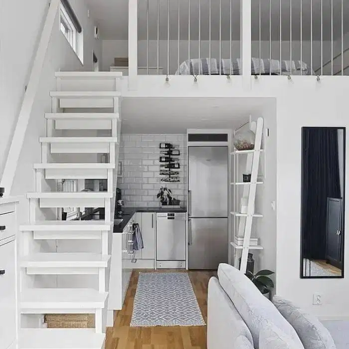 mezanin ranjang atau tempat tidur