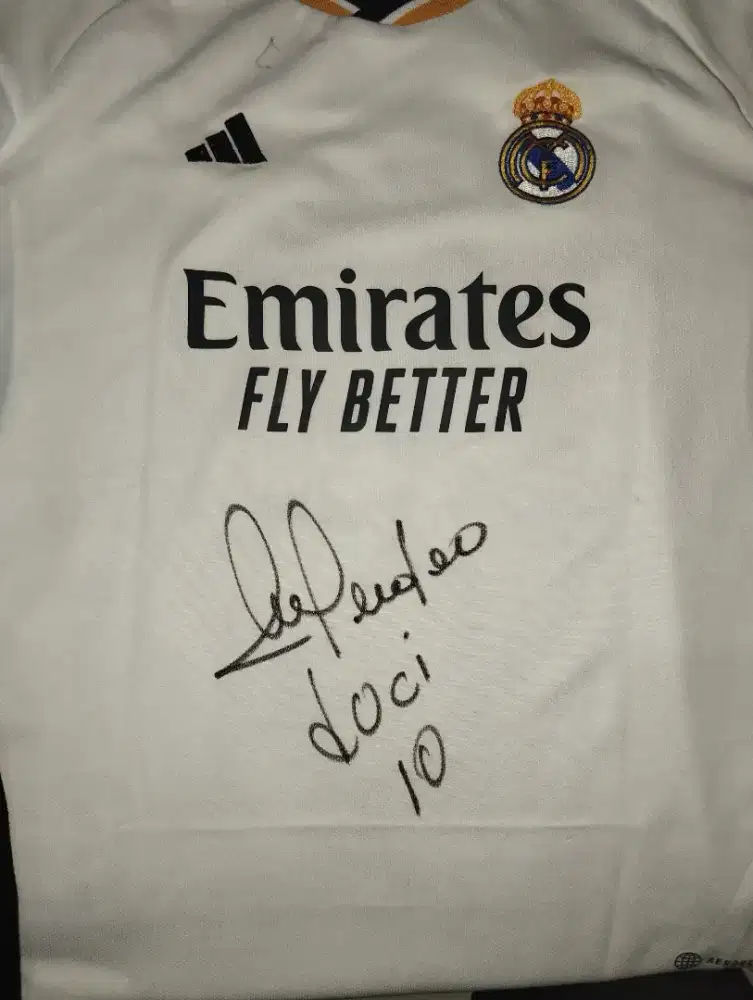 KAOS BOLA TANDA TANGAN LUCIANO LEANDRO