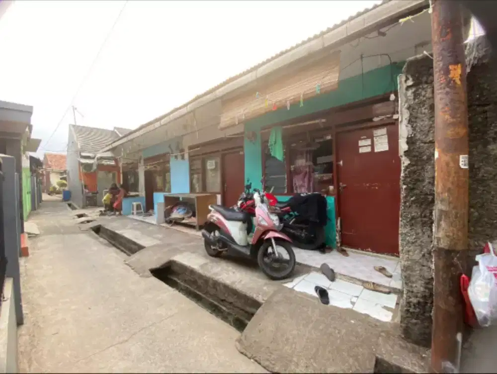 Kontrakan tiga petak, cocok untuk karyawan maupun keluarga