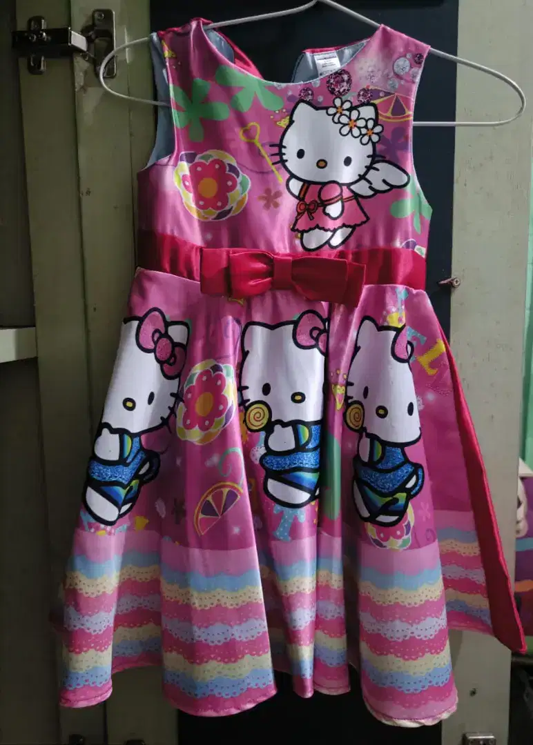 Dress pesta anak karakter Hello Kitty