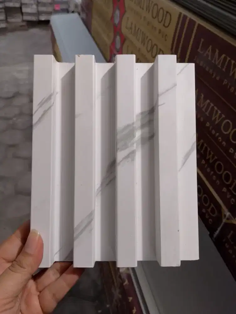 WPC Wall Panel Motif Kayu Panjang 2,9 m Lebar 16 cm