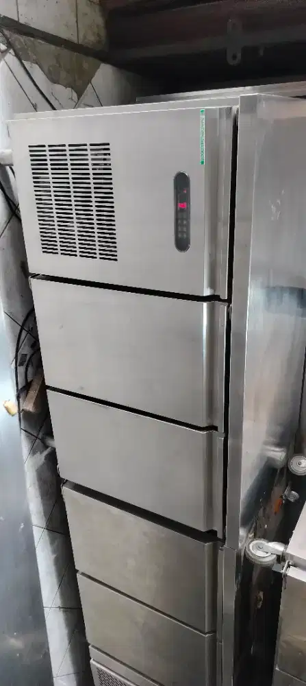 Di jual perlengkapan resto ex cafe siap pakai