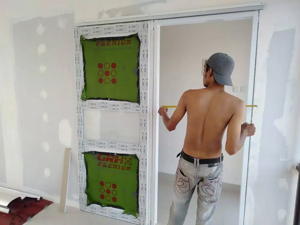 Pasang Kusen Alumunium + Pintu Kaca + Jendela + Partisi