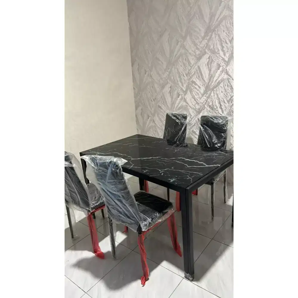 Meja makan rangka besi,kuat,kokoh dan berkualitas + FREE ONGKIR