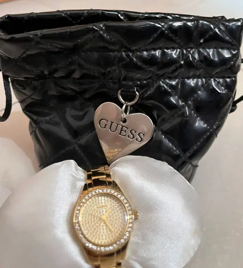 Jam Tangan Wanita Guess Baru