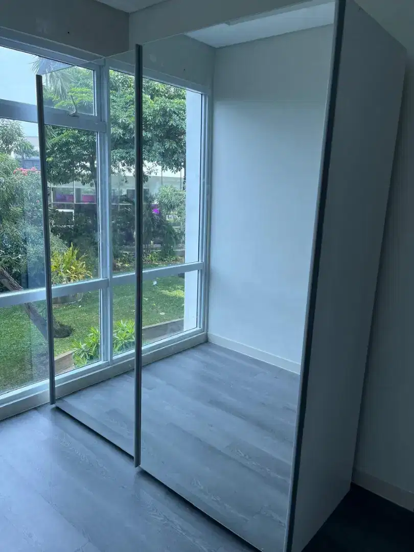 Lemari Pakaian Pintu Geser Jerman