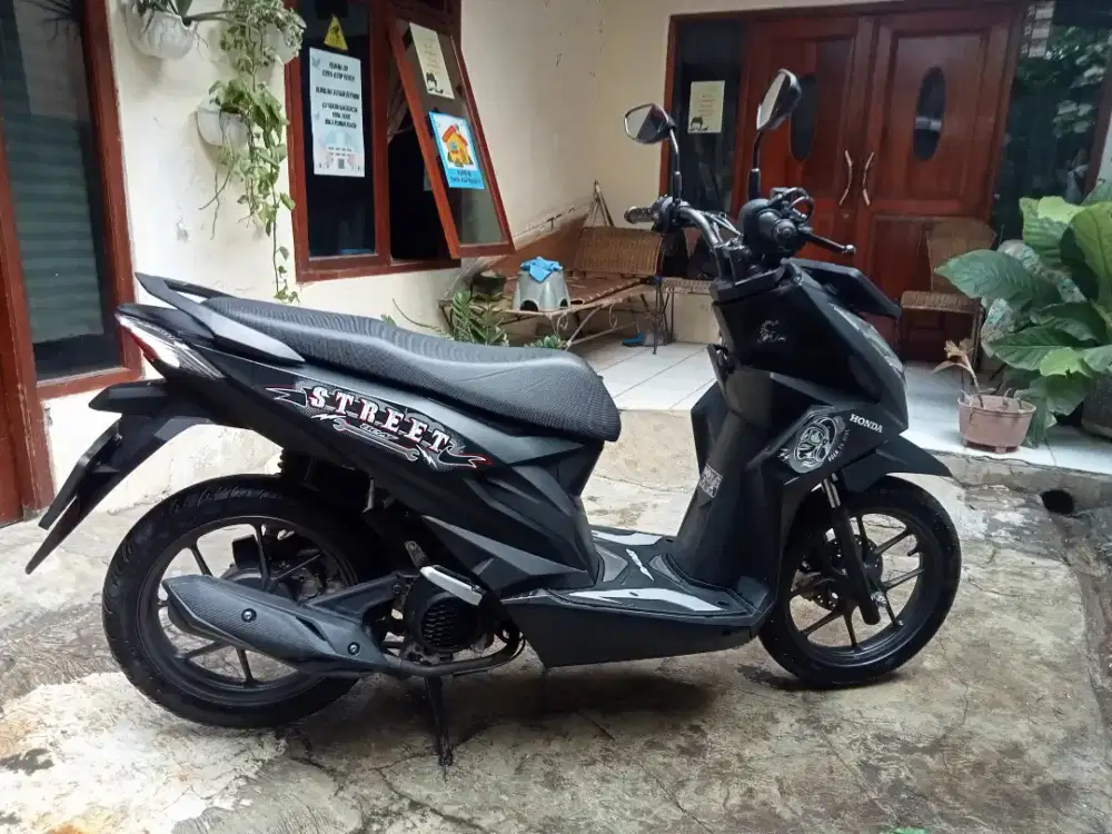 Motor beat street masih keadaan mulus