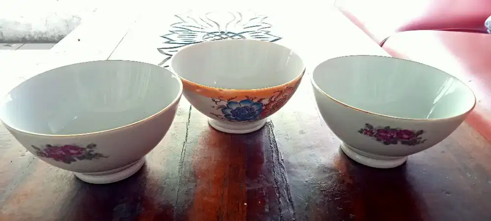 Barang antik mangkok kondisi bagus