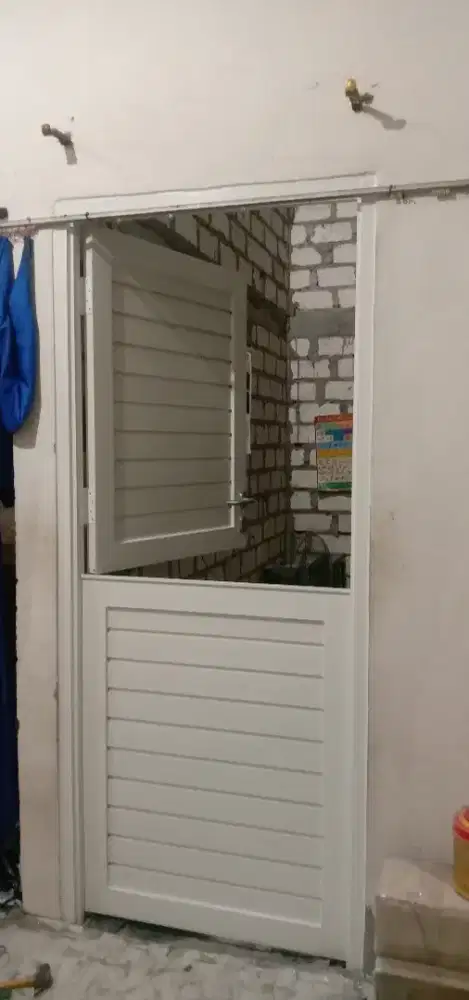 Pintu kasa nyamuk aluminium