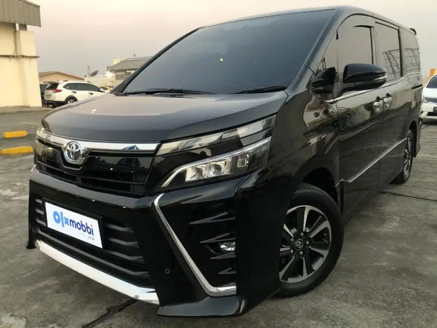 DP Rendah Toyota Voxy 2.0 Bensin-AT 2018 PSFSTS CRS