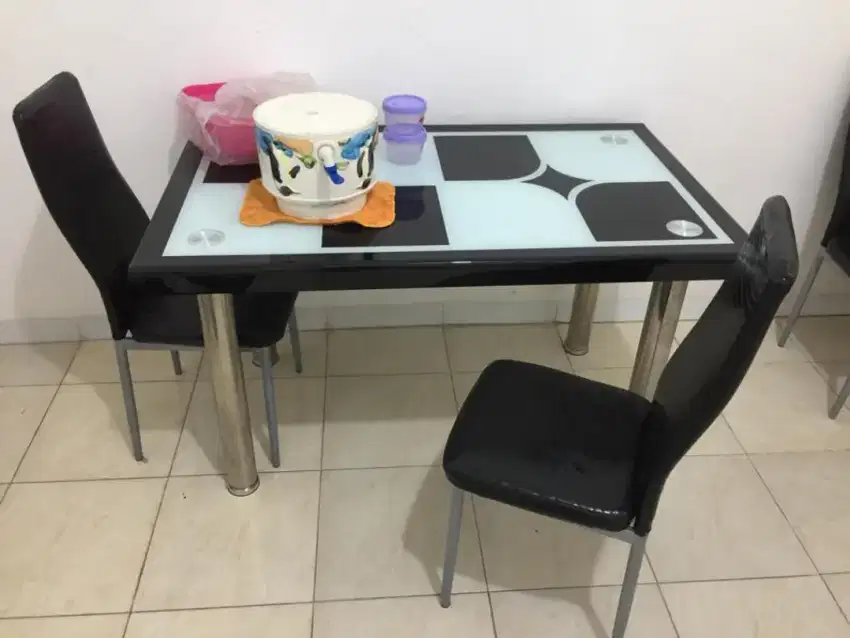 JUAL MEJA MAKAN 4 KURSI DUDUK