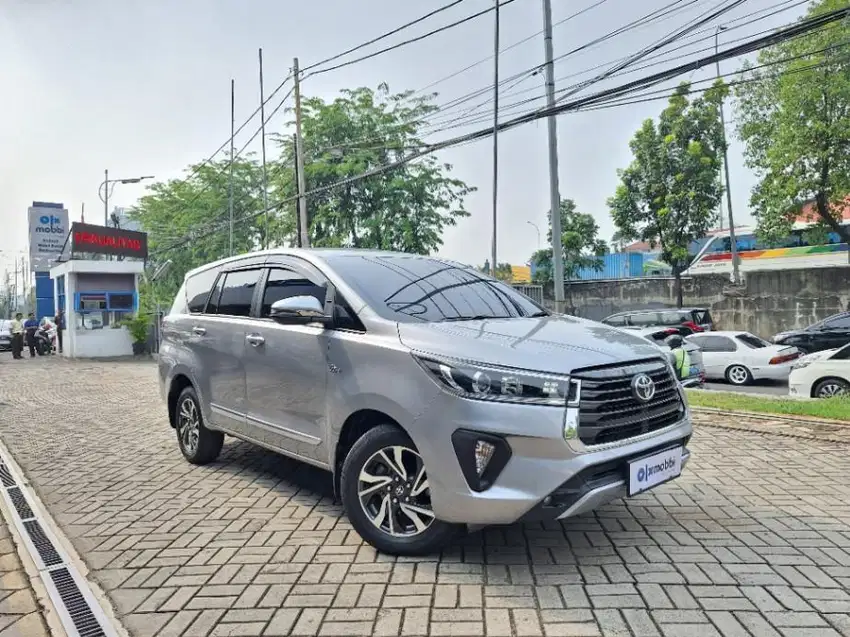 Toyota Kijang Innova 2.0 V Bensin-AT 2021 Silver