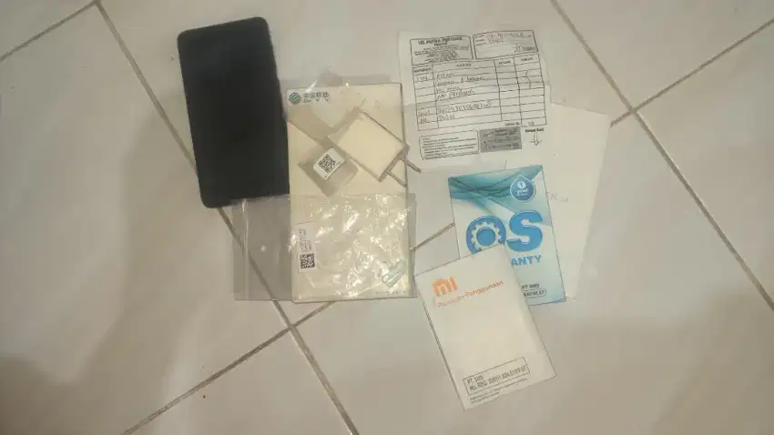 Dijual murah Xiaomi Redmi 4A 2/16 lengkap dan berminus