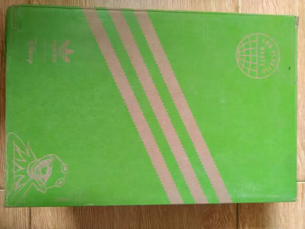 Dus Sepatu Adidas Stan Smith X Disney